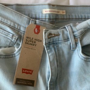 Women high waisted skinny Jean Levis size 30